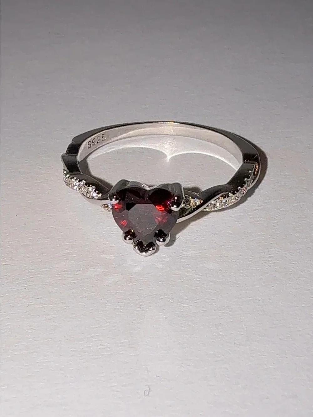 S925 Sterling Silver Red Heart CZ Twisted Band Ring Size 6